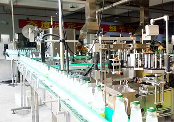 公司饮料厂与湖南、贵州、北京三地客户签定饮料加工合同